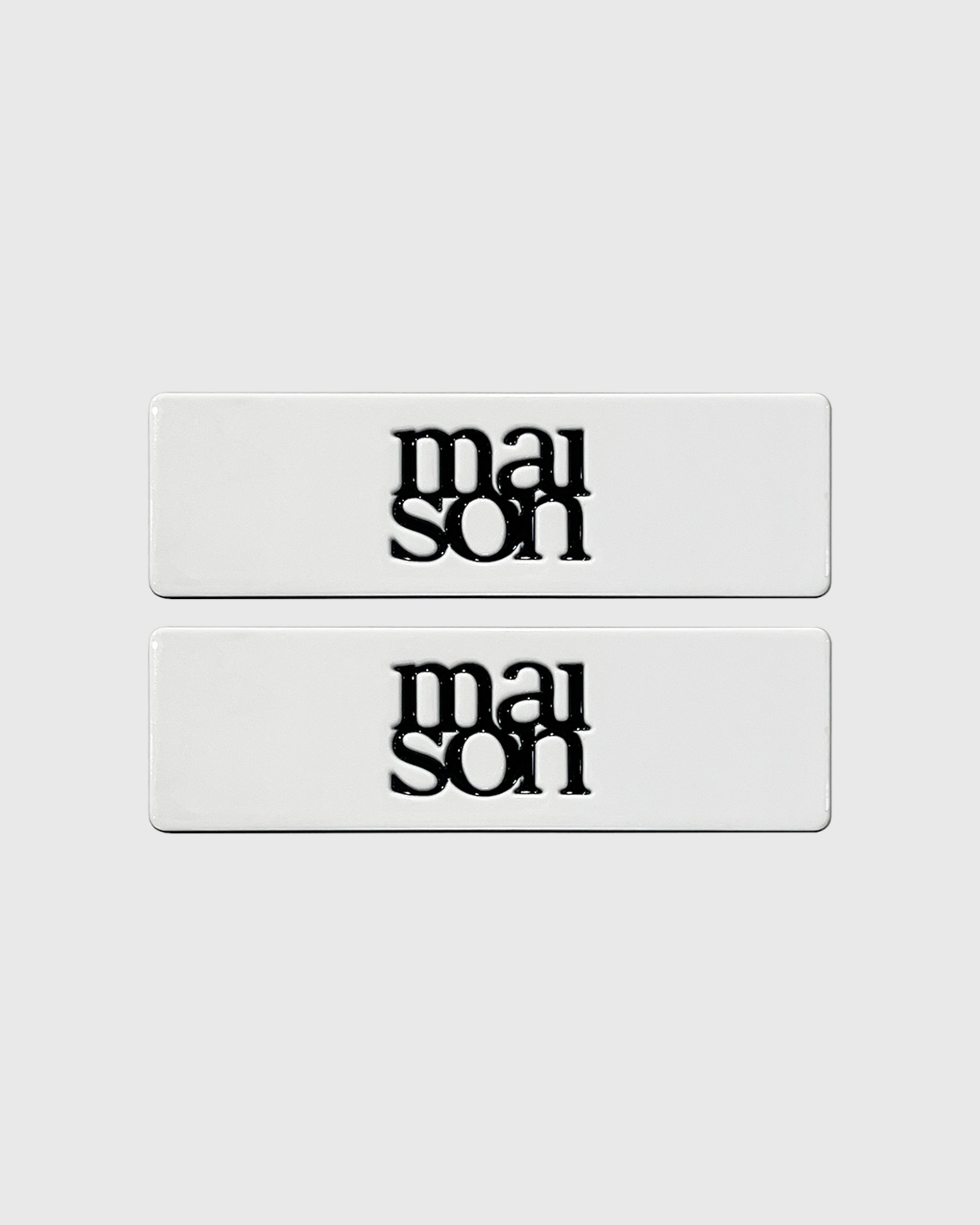 White_01