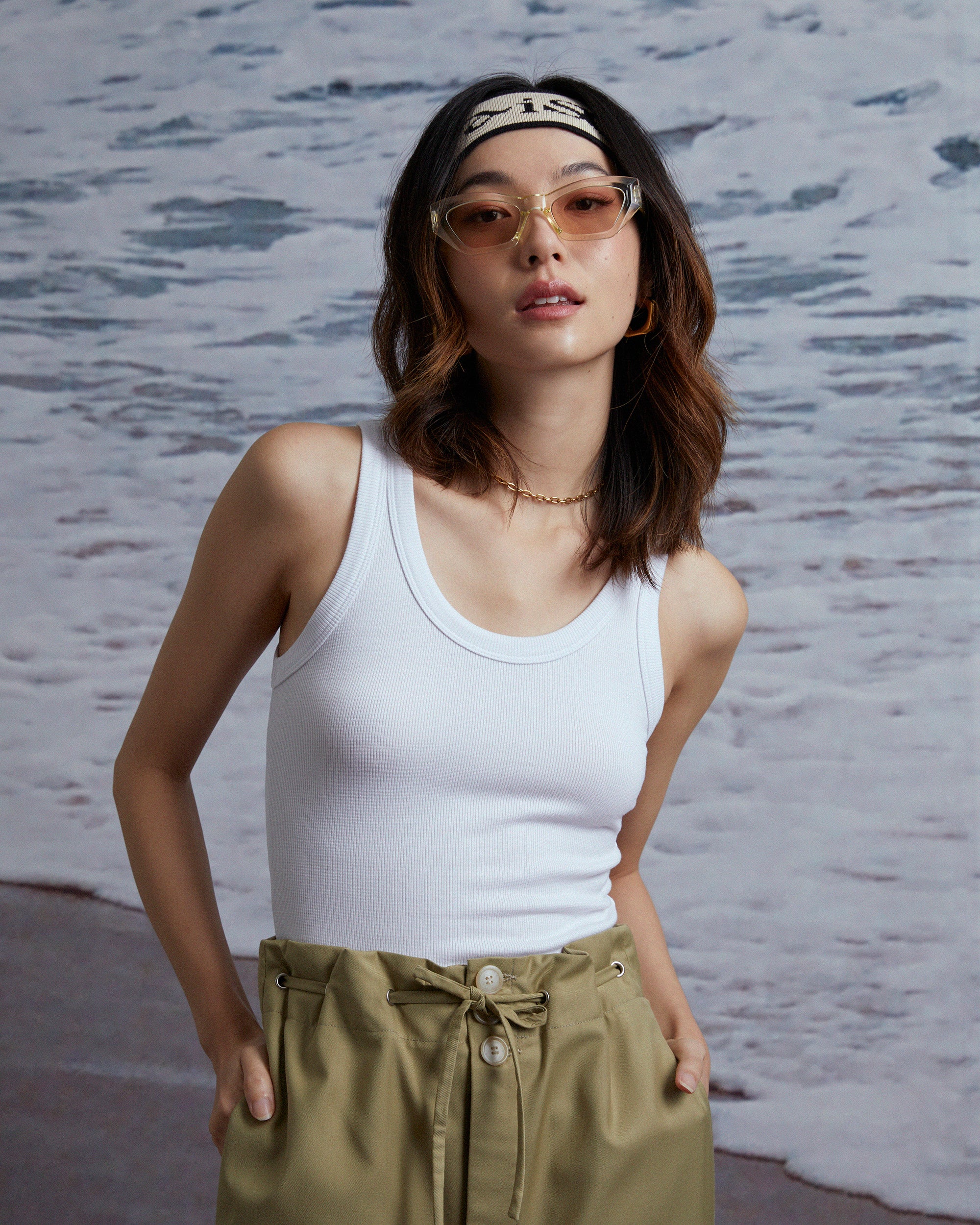 White_01