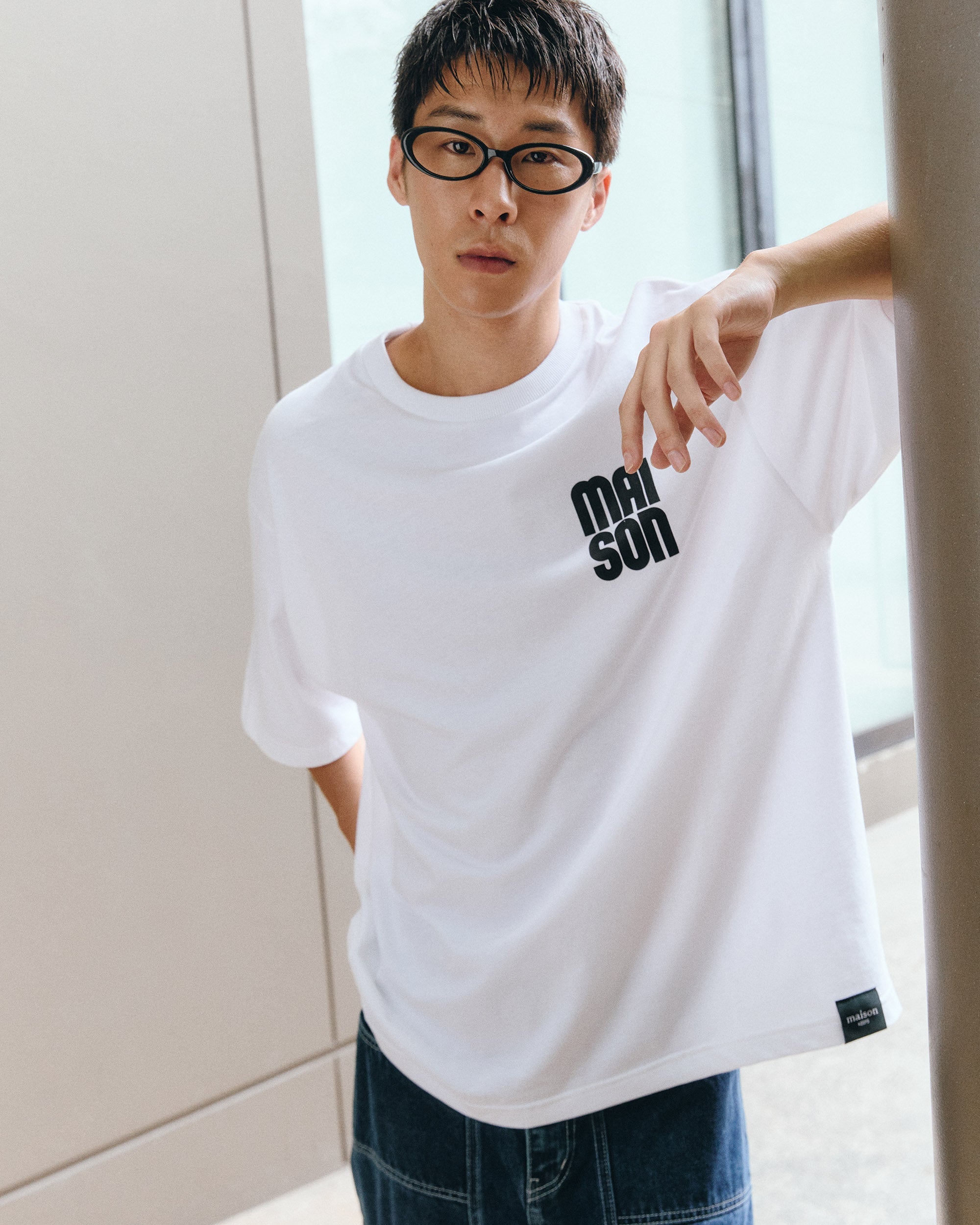 White_01