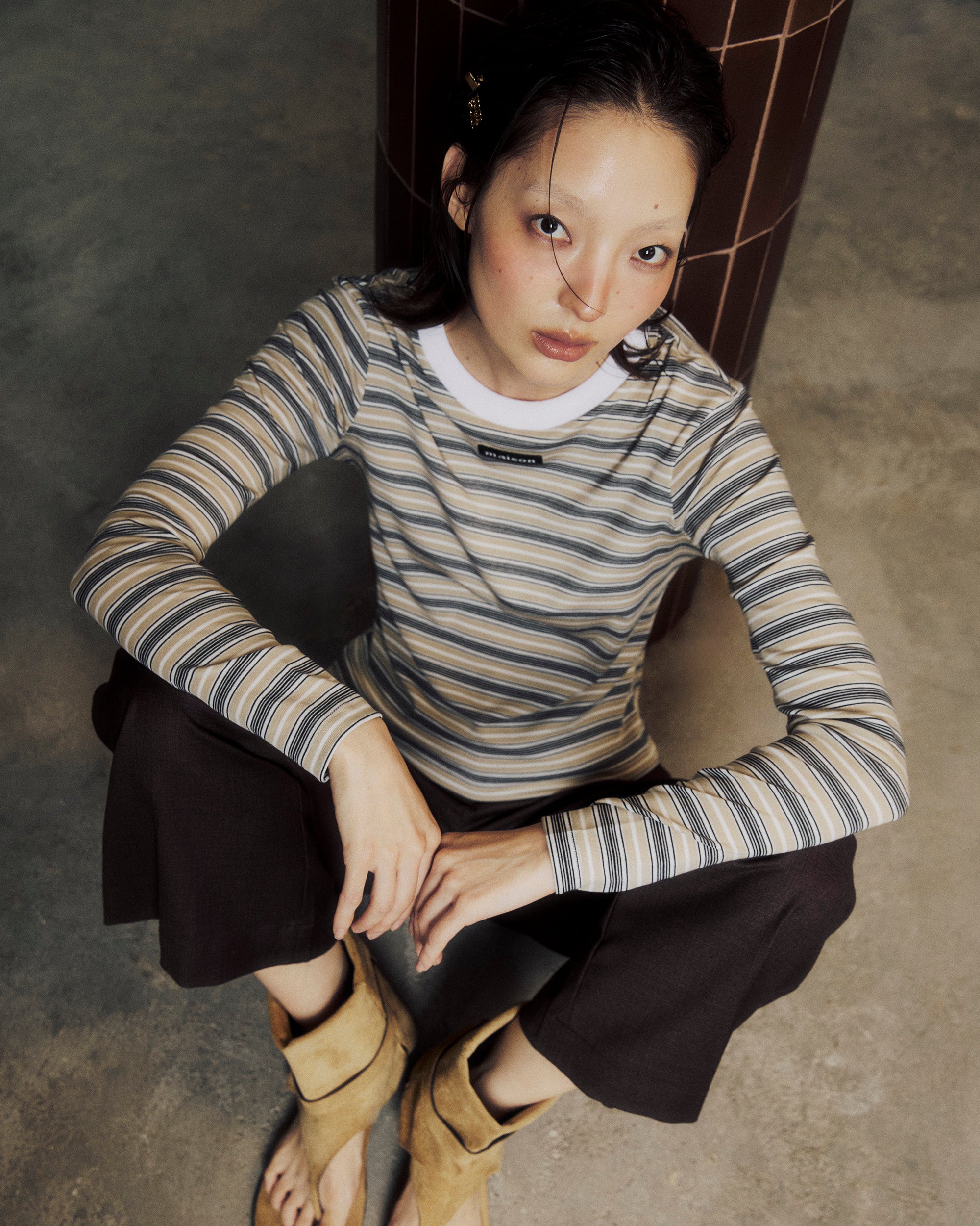 Beige-Black
