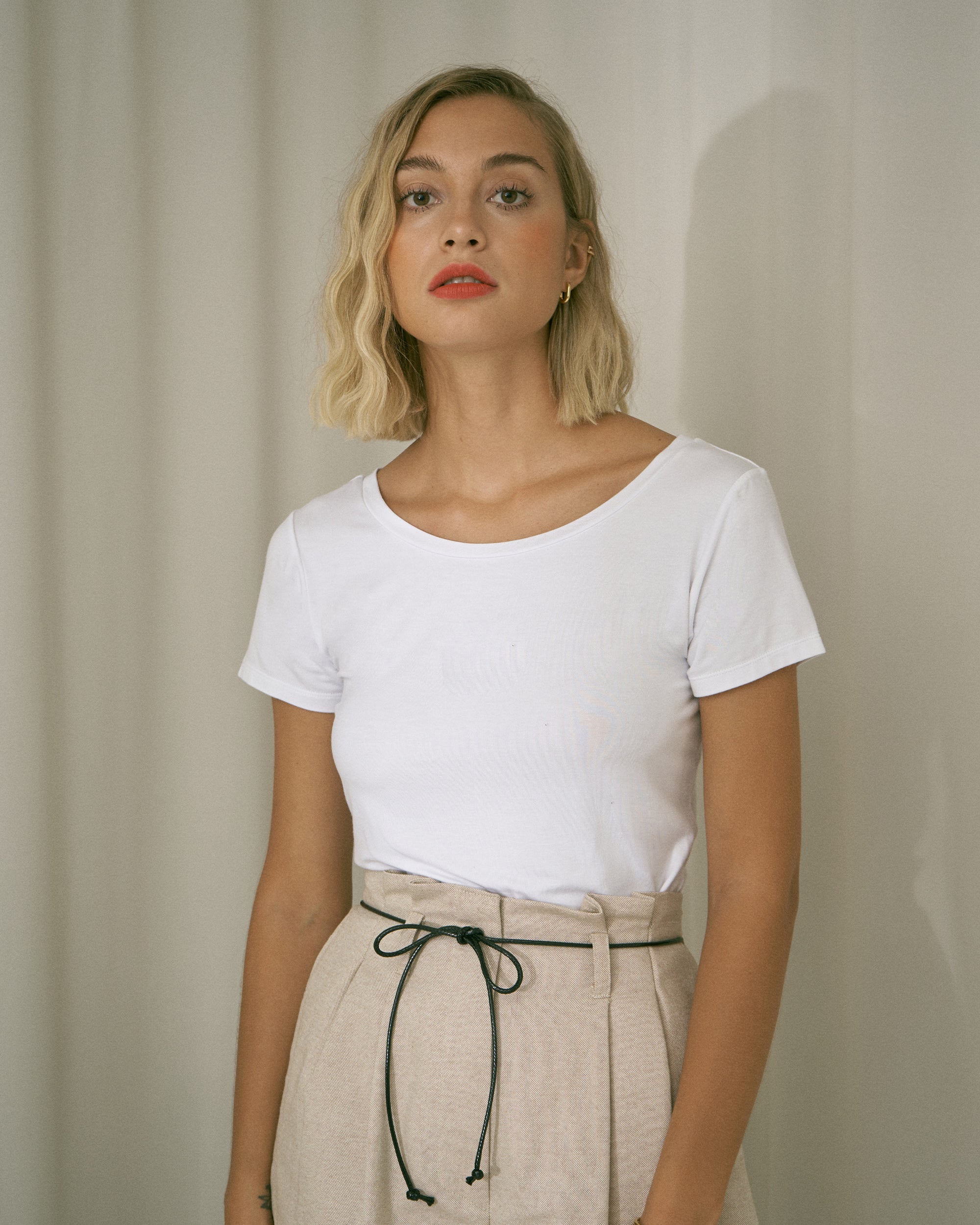 White_01